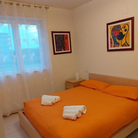 Casamare Alba Adriatica Frontemare Apartamento Exterior foto