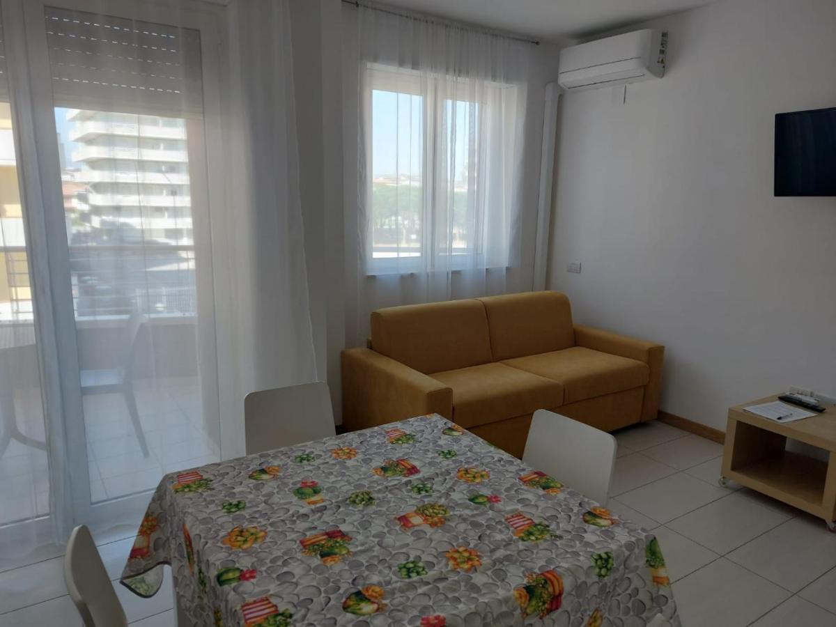 Casamare Alba Adriatica Frontemare Apartamento Exterior foto